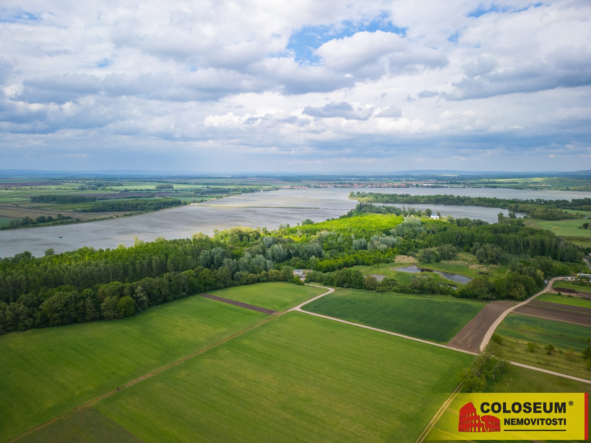 Pohled na okolí z dronu - Brod nad Dyjí - prodej rodinného domu