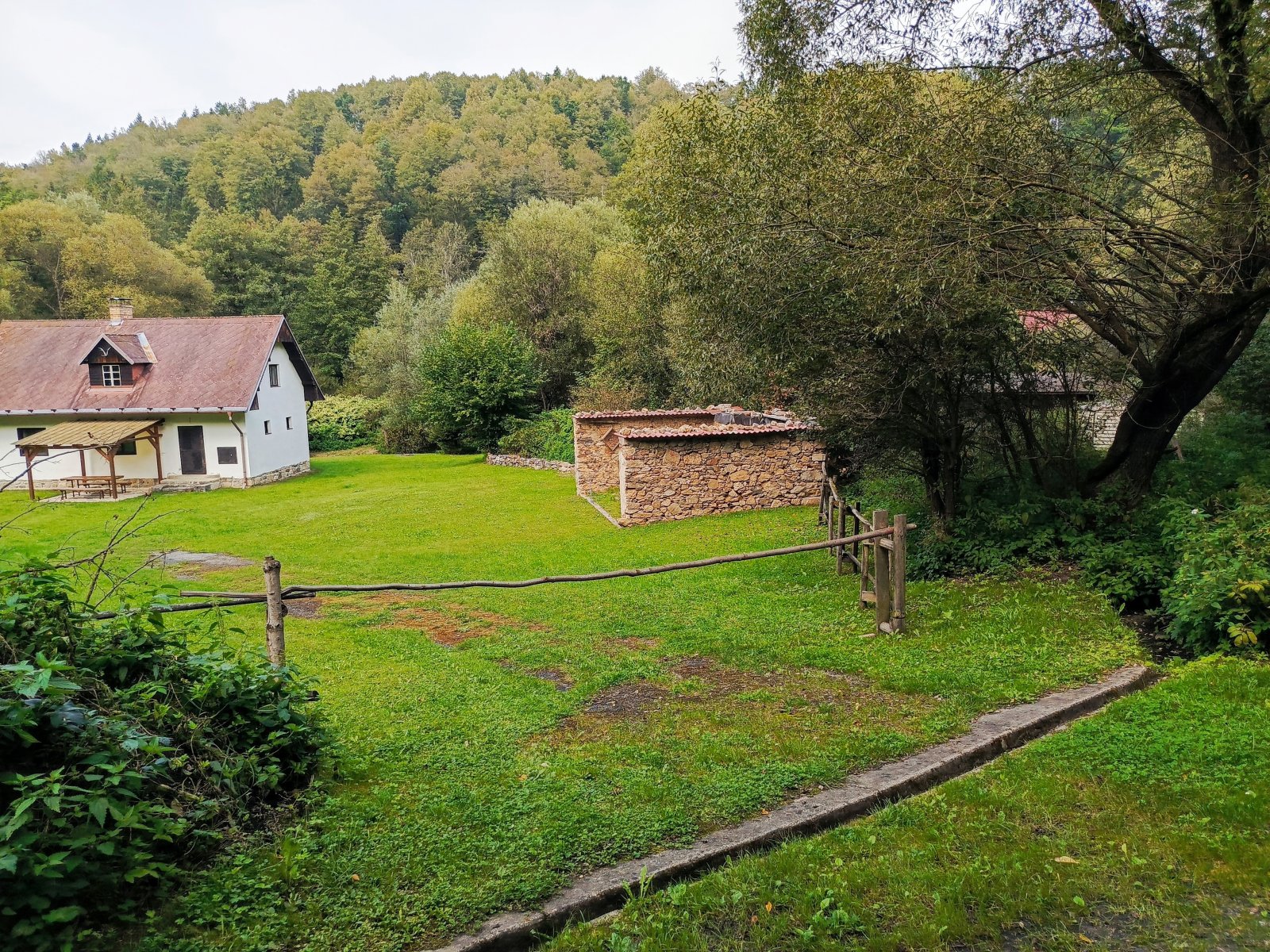 pozemky u řeky Vltavy