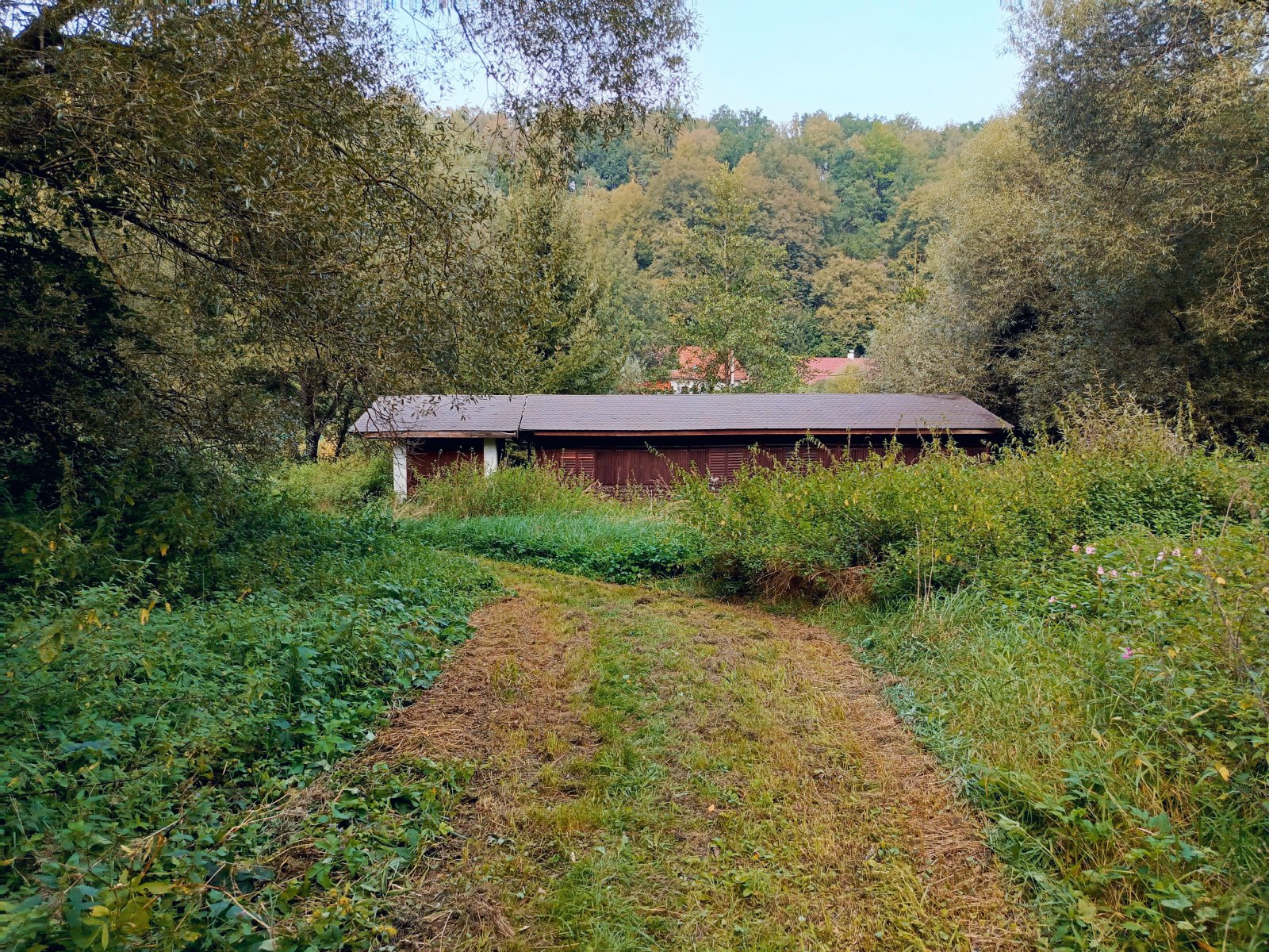 pozemky u řeky Vltavy