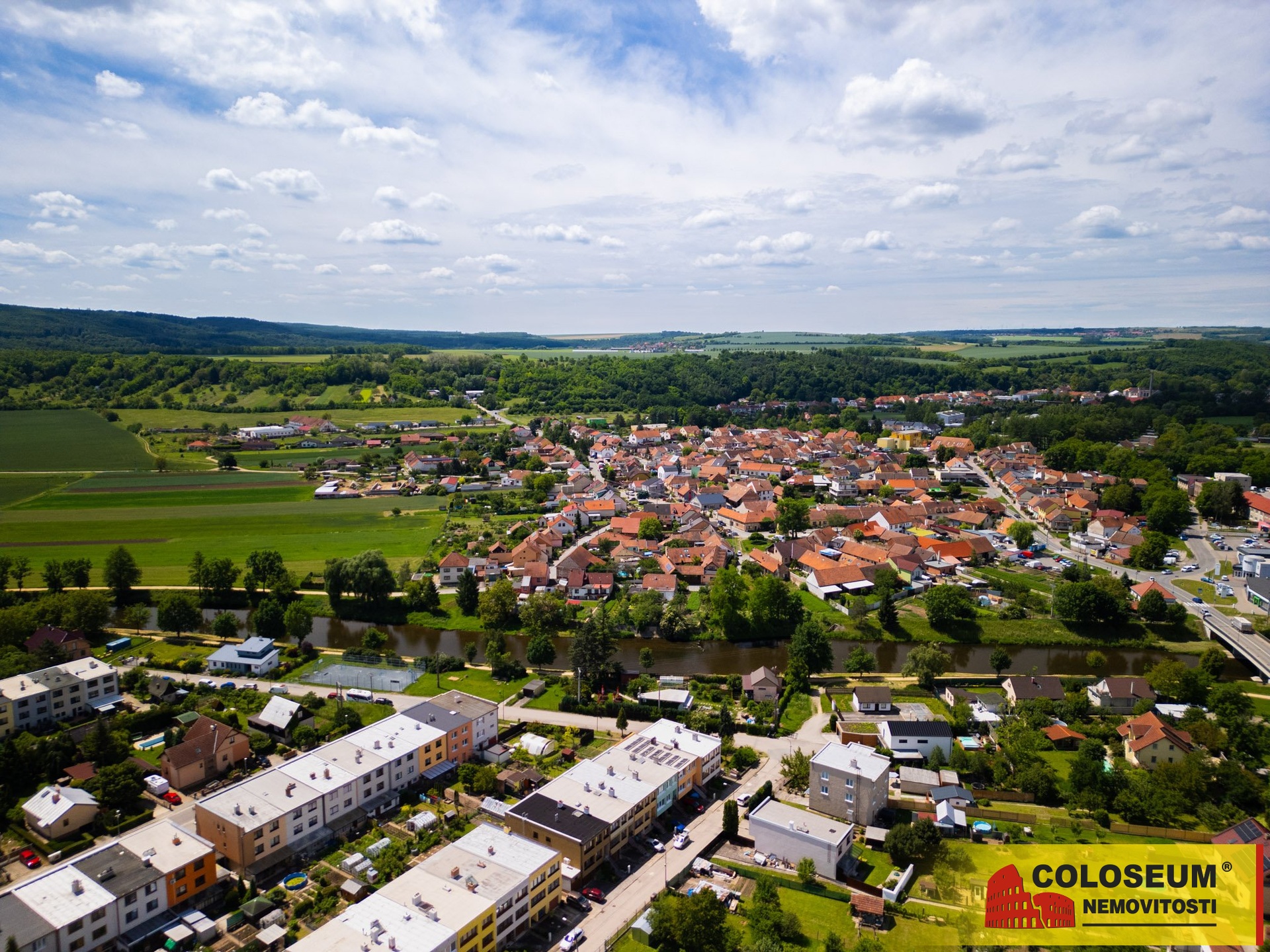 Pohled z dronu - Ivančice - prodej rodinného domu