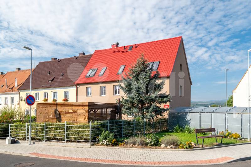 Pronájem bytu 2+kk, 43 m2, Klášterec nad Ohří, ul. Husova