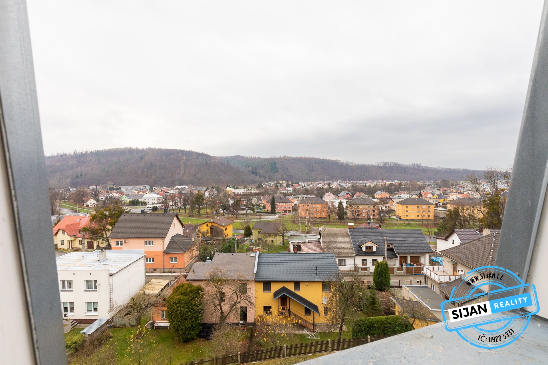 výhled z bytu - Hradec nad Moravicí