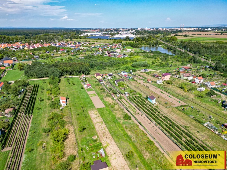 Pohled z dronu - Lužice u Hodonína - prodej chaty