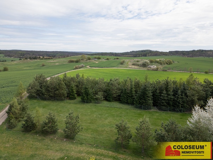 Okolí domu - Boskovštejn – prodej novostavby rodinného domu s garáží a zahradou