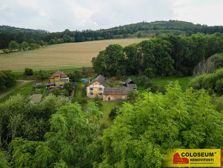 Pohled z dronu – Zbraslavec, prodej rodinného domu