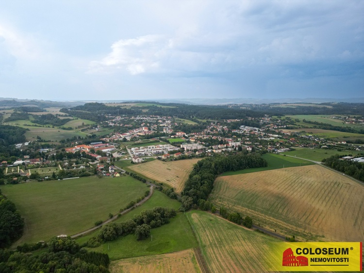 Pohled z dronu – Zbraslavec, prodej rodinného domu