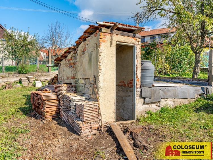 Vstup do sklepa – Habrůvka, prodej pozemku – stavební parcela