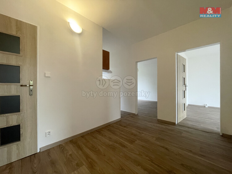 PronĂˇjem bytu 3+1, 66 mÂ˛, KlĂˇĹˇterec nad OhĹ™Ă­, ul. Ĺ kolnĂ­