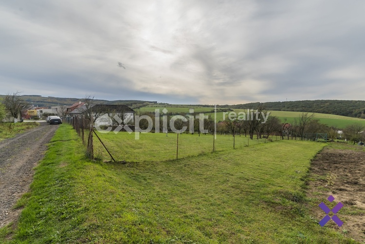 Prodej pozemku 2350 m2 - Korytna, okres Uherske Hradiste23