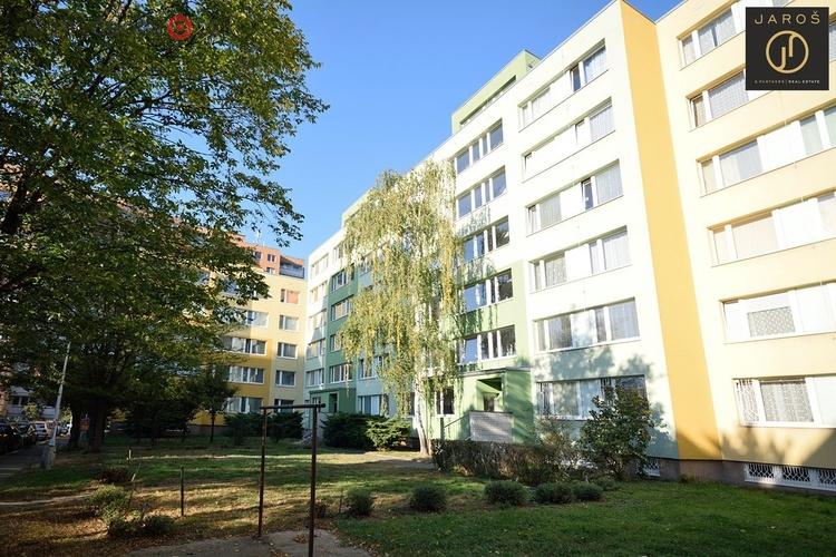 Prodej bytu 2KK/DV, 41,6 m2, po rekonstrukci, Praha 3 - ul. na Jarově