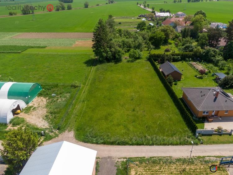 Prodej stavebního pozemku 1.589 m2, Moravany - Moravanský