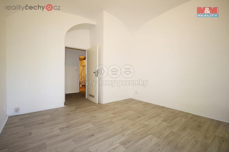 Prodej bytu 2+1 se zahradou, 46 m2, Karlovy Vary, Libušina