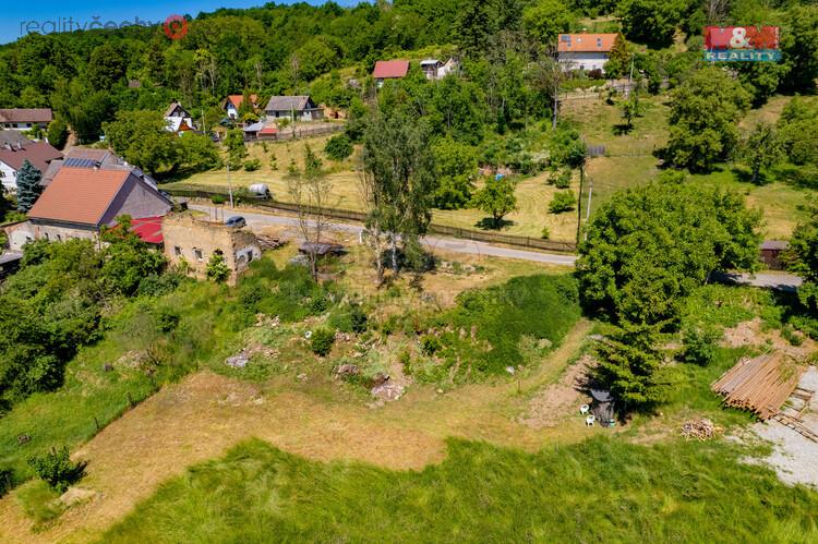 Prodej pozemku k bydlení, 1367 m<sup>2</sup>, Chlum