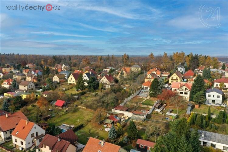 Jedinečný pozemek pro bydlení o výměře 1.051 m2 v Úvalech