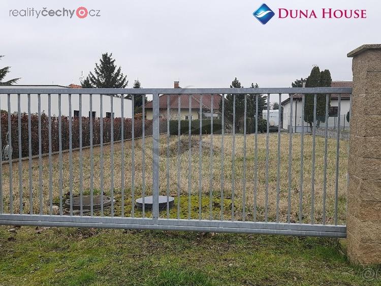 Prodej stavebního pozemku 630 m2 ve Vestci u Prahy