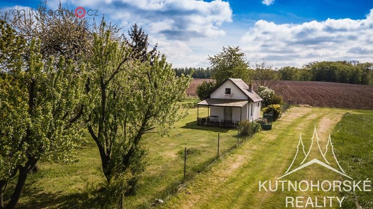 Prodej chaty s velkou zahradou, 2145m2 - Paběnice, okres Kutná Hora