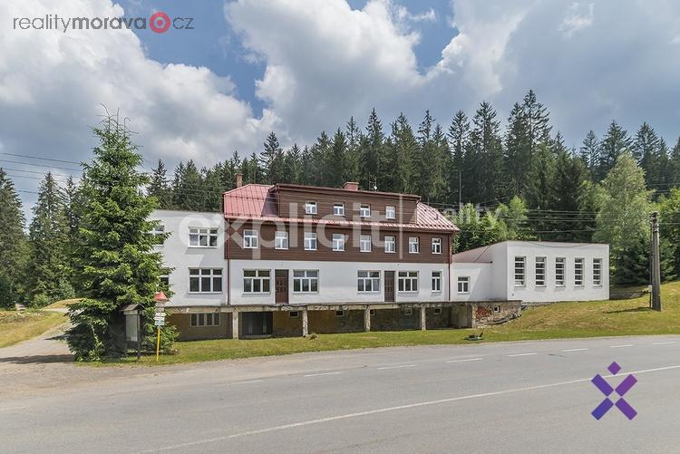 Prodej komerčního objektu - ubytovací zařízení/hotel/restaurace 1 303 m2, pozemky 7 786 m2 - Beskydy, Staré Hamry, okres Frýdek Místek