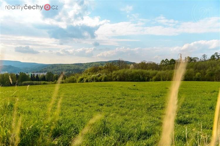 zahrada s pohled na lesy a venkovský pohled