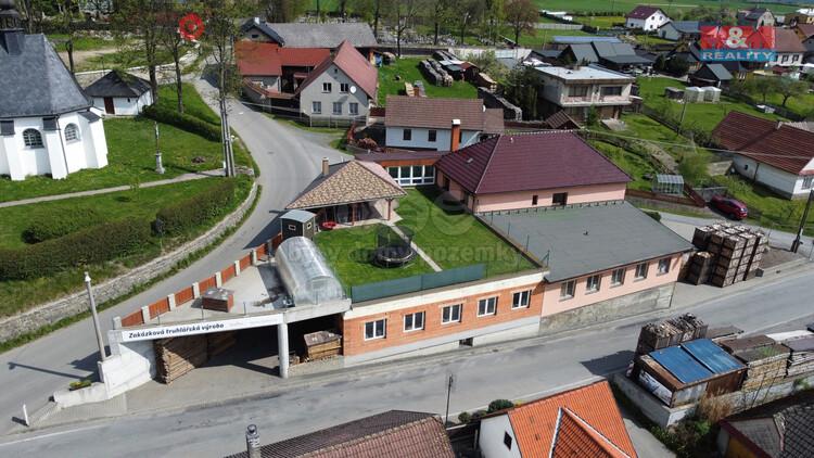 Prodej výrobního objektu s rodinným domem, 1200 m2, Spálov