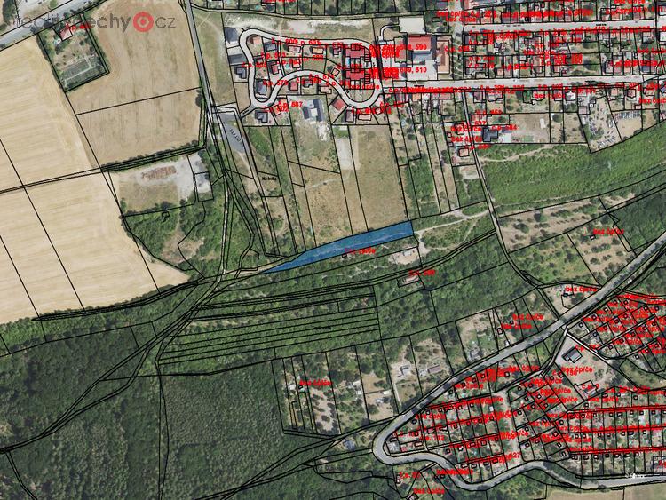 Prodej podílu 1/8 orné půdy 400 m2 v obci Smečno, okres Kladno