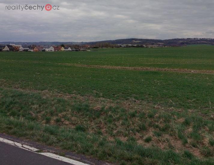 Prodej podílu 1/2 zemědělská půda, 2 352 m2 - Dolní Bousov