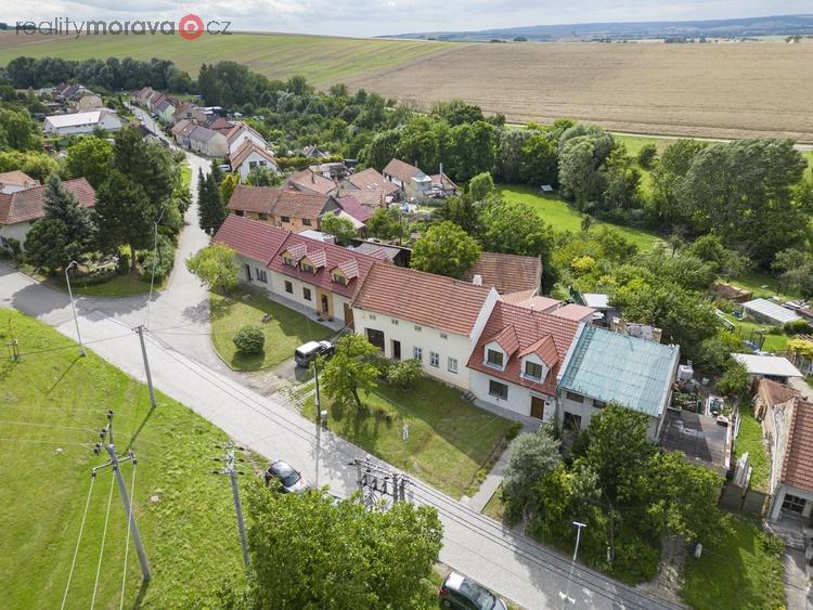 Pohled z dronu - Švábenice - prodej rodinného domu