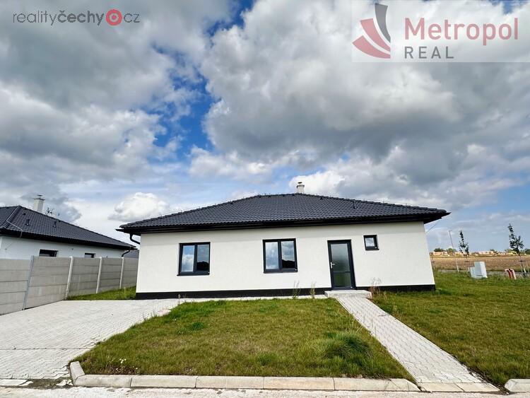 Prodej novostavby RD typu bungalov Nechanice - Staré Nechanice, okres Hradec Králové.