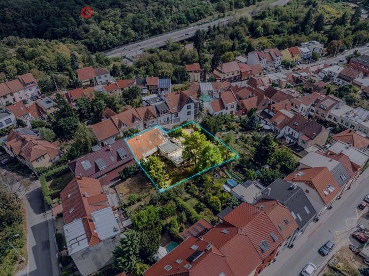 Prodej pozemku s domem k demolici, 757 m2 - Brno