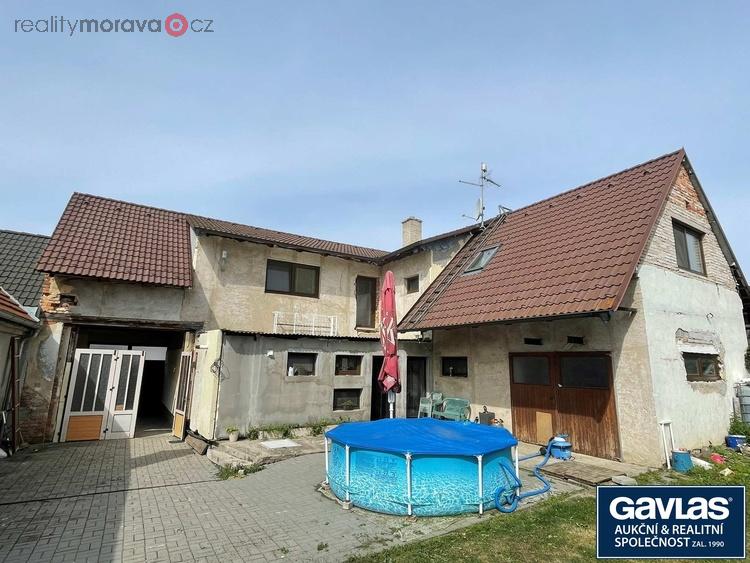 Prodej rodinného domu 200 m2, pozemek 1087 m2, vjezd - obec Suchá Loz