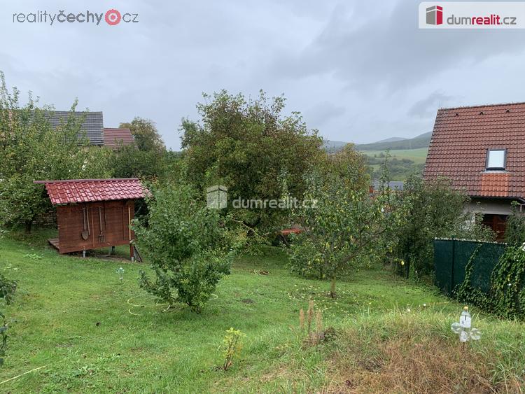 Prodej staršího RD o 2 NP,  o 1 BJ 3+KK s výhledy do údolí a hrad Karlštejn, obec karlštejn