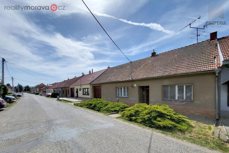 Prodej rodinného domu 568 m2 se zahradou 438 m2, Opatovice - Brno venkov